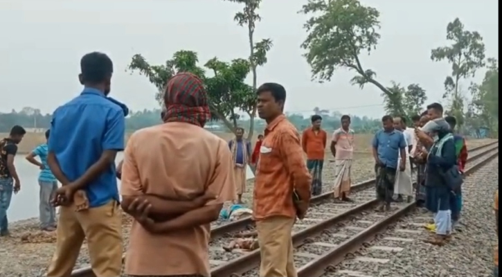 জয়পুরহাটে পৃথক স্থানে একই ট্রেনের ধাক্কায় নারীসহ ২ জনের মৃত্যু